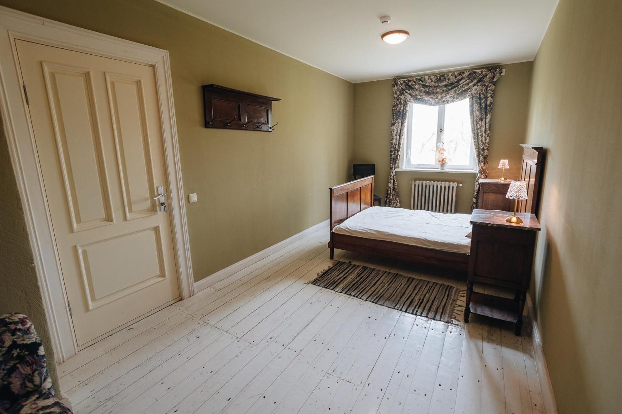 Odzienas Krogusmaja Quarto foto