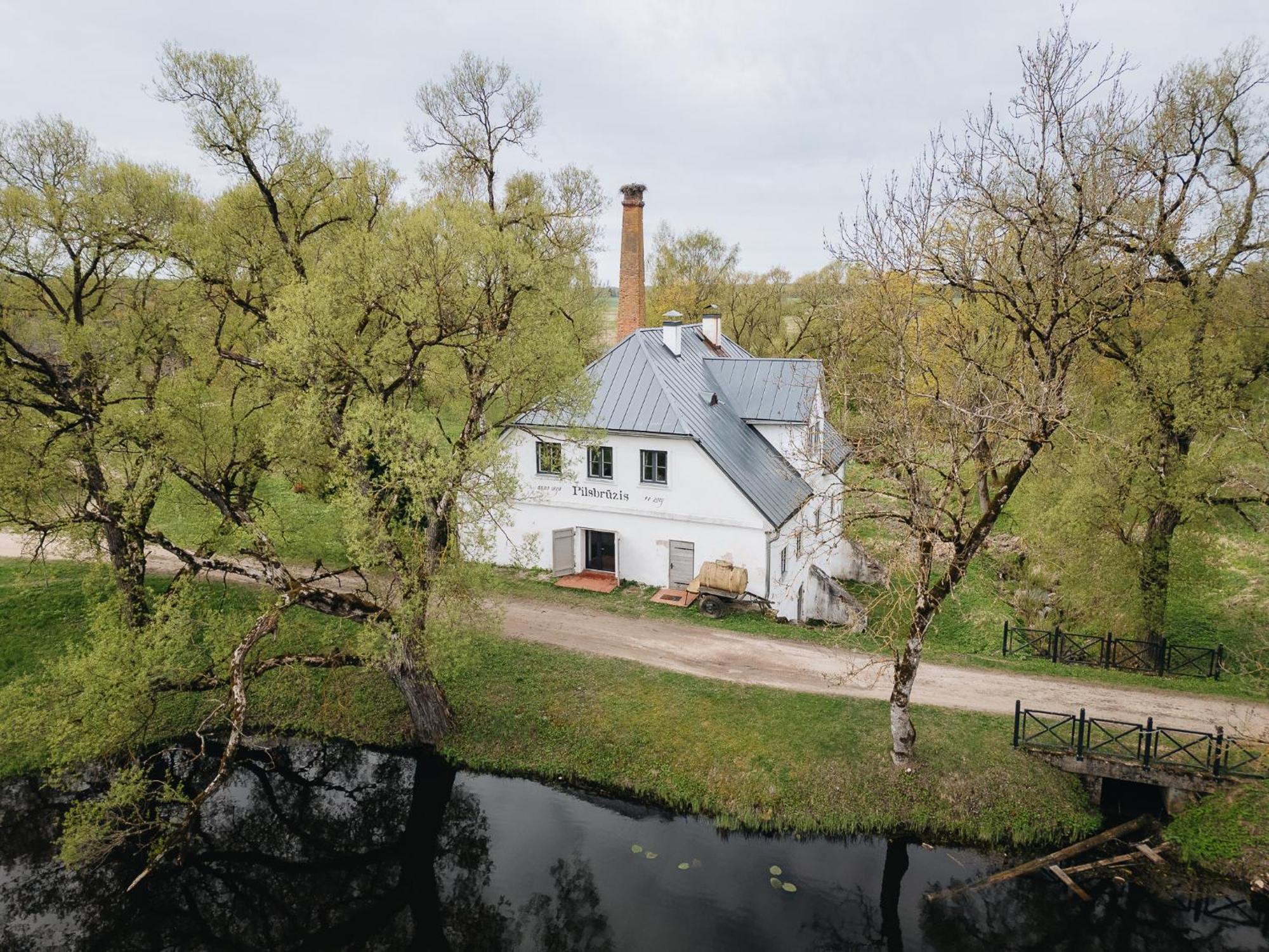 Odzienas Krogusmaja Quarto foto